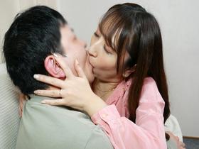 「立ちんぼ妻」　B級熟女 まなみ34歳　サンプル画像04